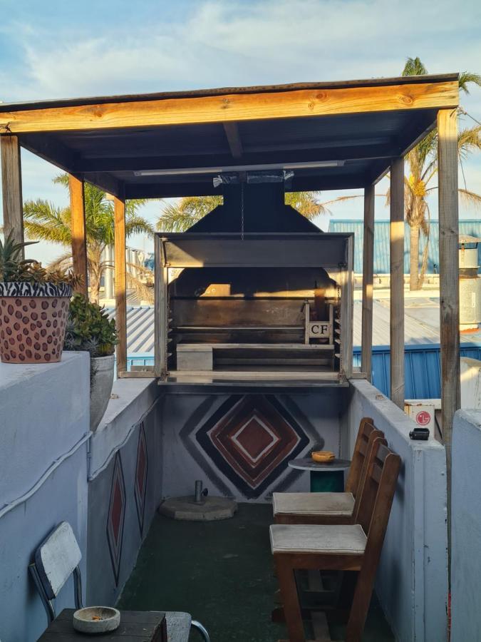 Mile Crunchers Backpackers & Hostelling Mosselbaai Buitenkant foto