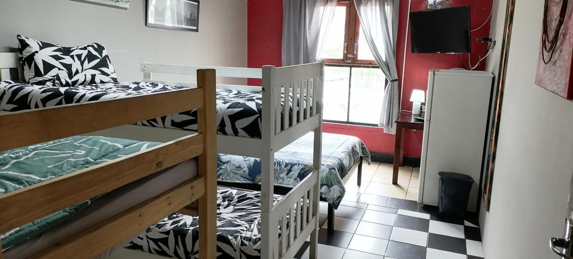 Mile Crunchers Backpackers & Hostelling Mosselbaai Buitenkant foto